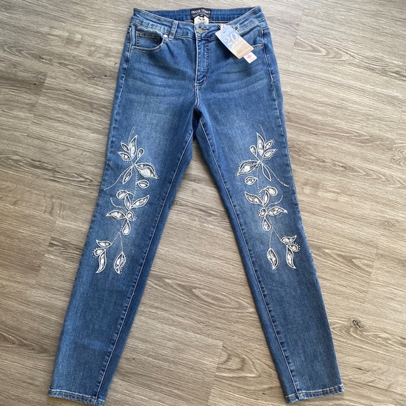 Frank Lyman Design Denim - BNWT frank Lyman denim with lace - medium